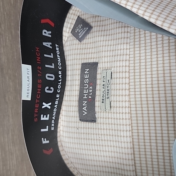 NWT Van Heusen Flex Men's Regular Fit Stretch Dress Shirt in "Toast" Color - Picture 2 of 4